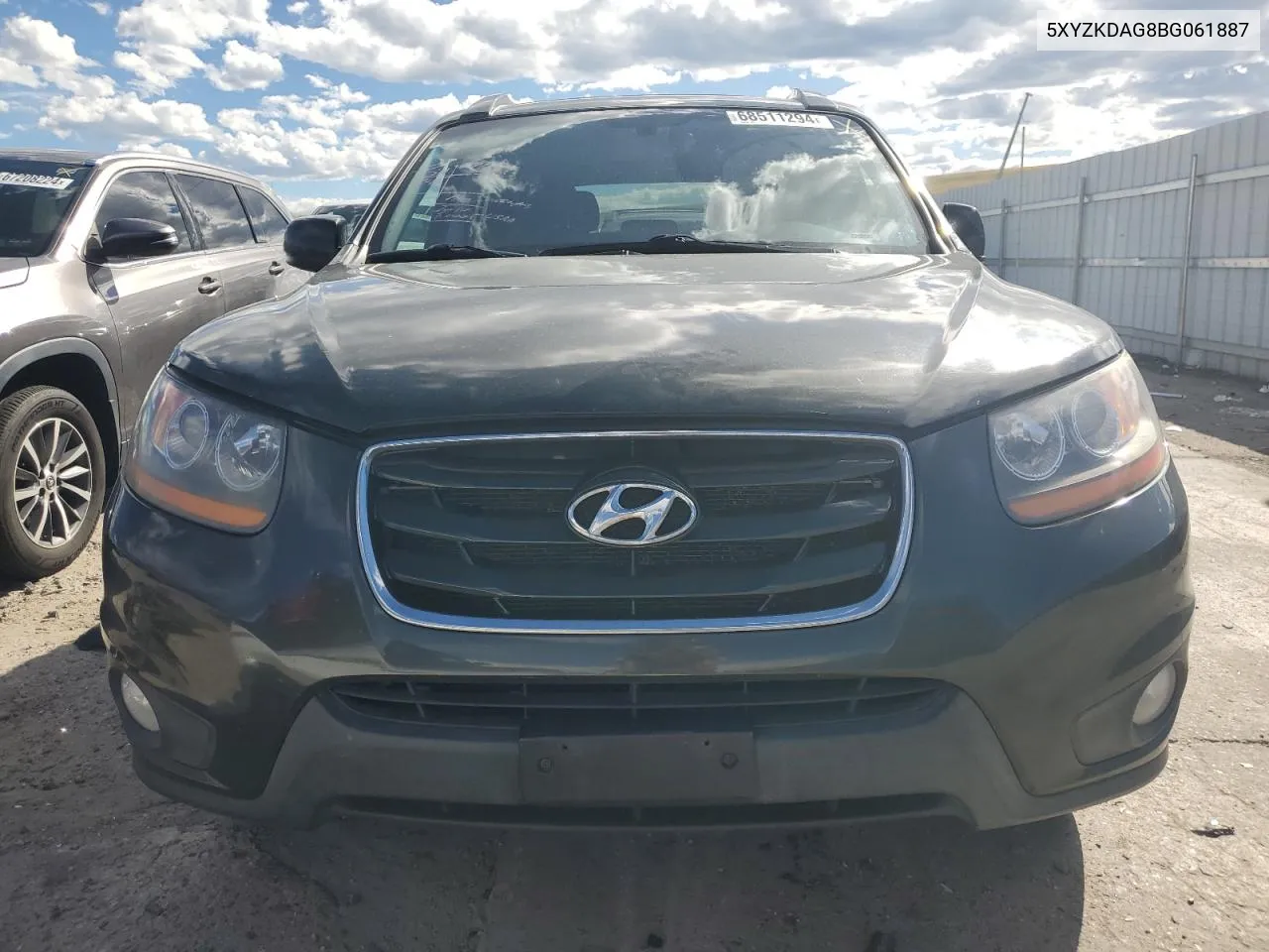 2011 Hyundai Santa Fe Limited VIN: 5XYZKDAG8BG061887 Lot: 68511294