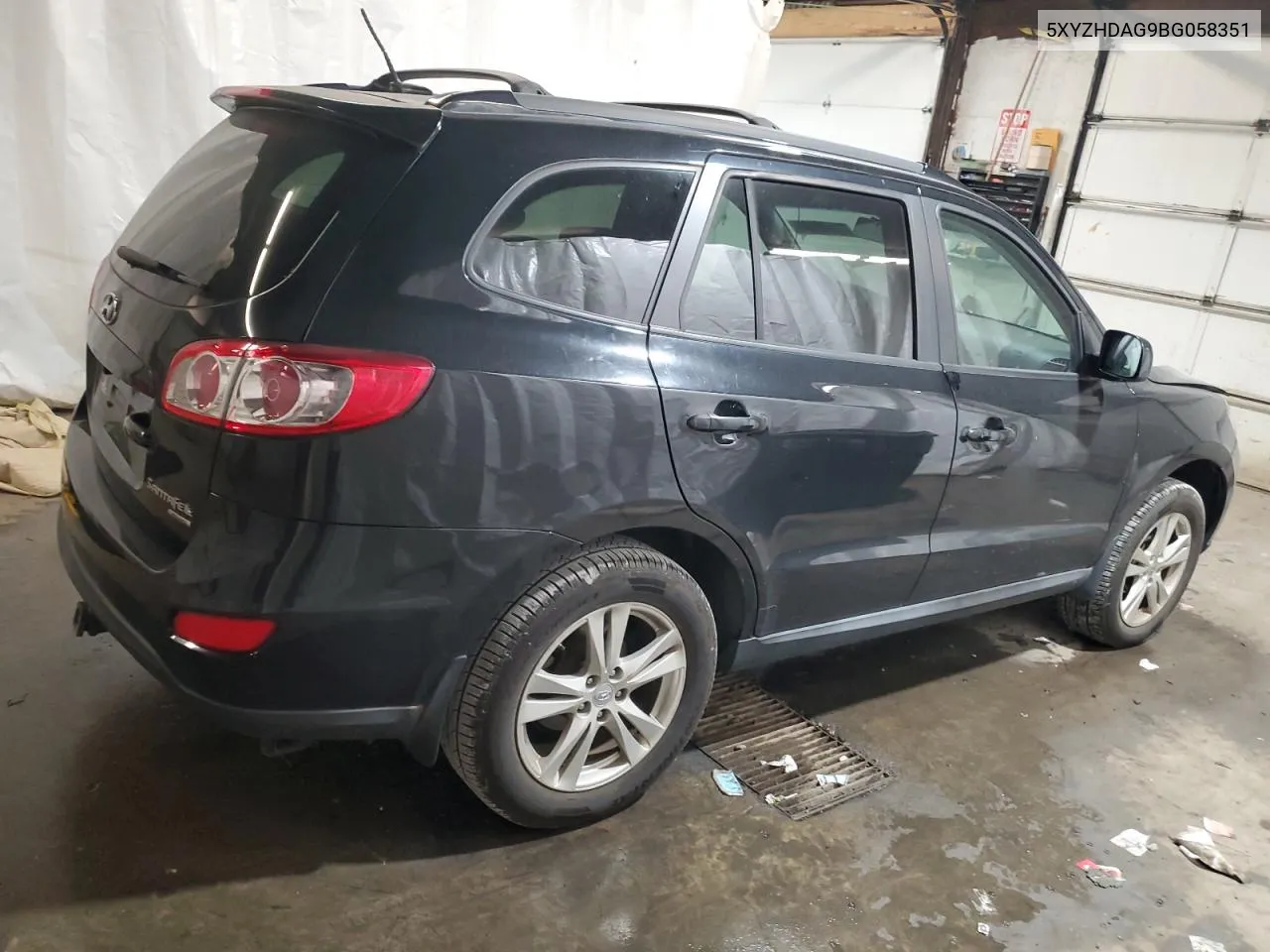 5XYZHDAG9BG058351 2011 Hyundai Santa Fe Se