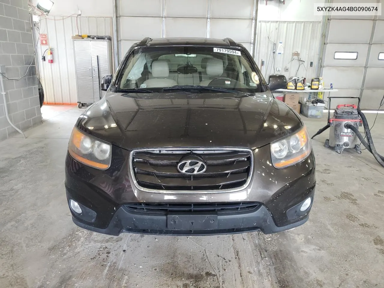 2011 Hyundai Santa Fe Limited VIN: 5XYZK4AG4BG090674 Lot: 79179594