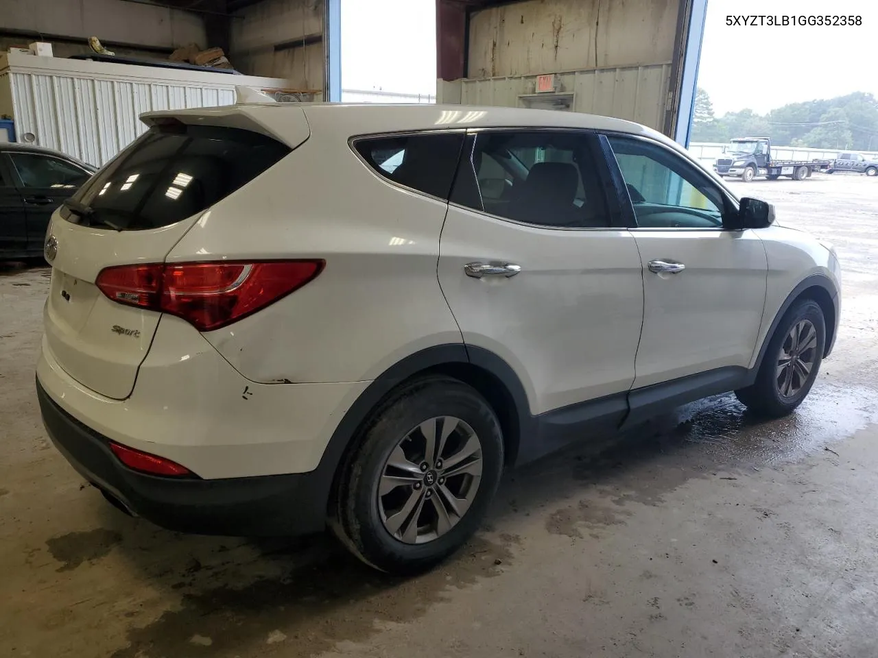 5XYZT3LB1GG352358 2016 Hyundai Santa Fe Sport