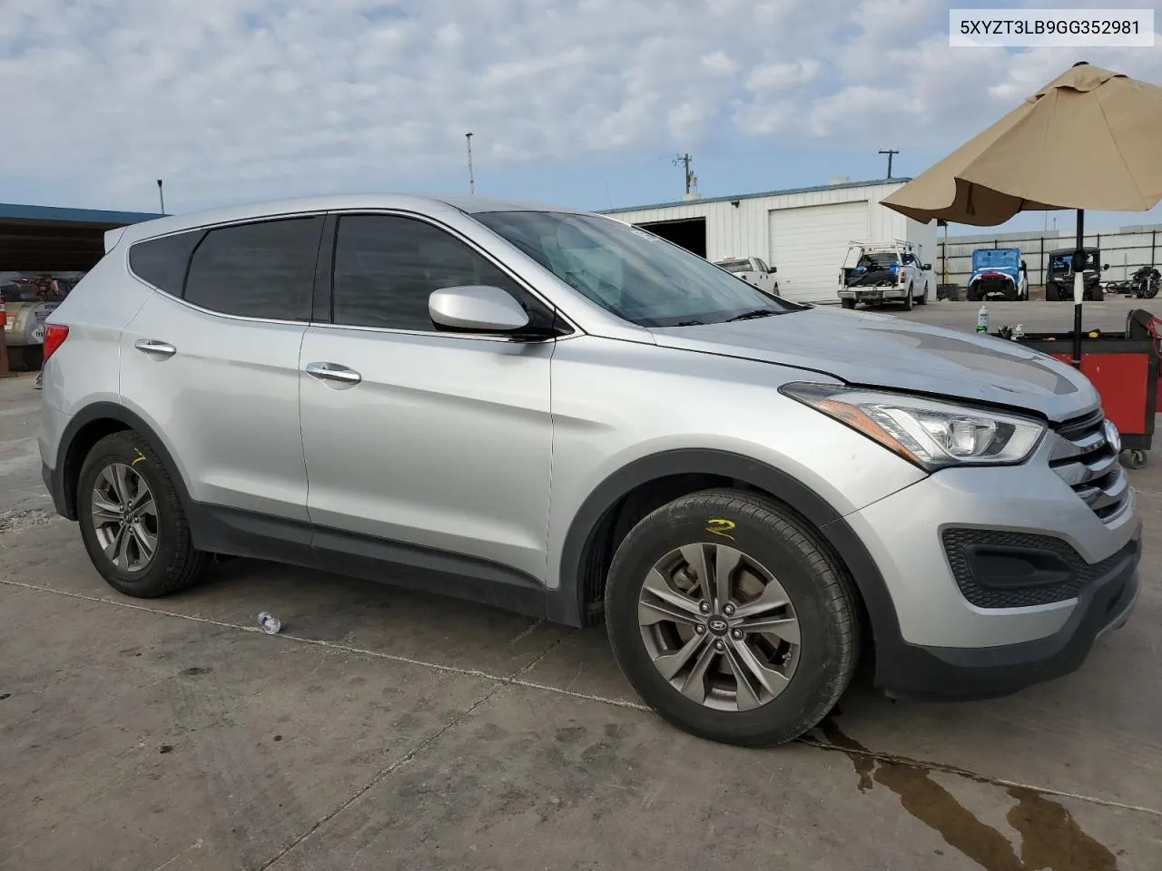 2016 Hyundai Santa Fe Sport VIN: 5XYZT3LB9GG352981 Lot: 72165364