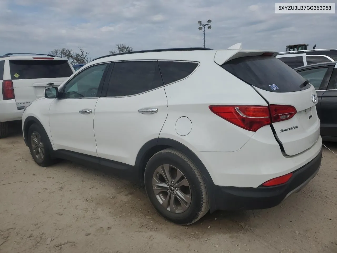 5XYZU3LB7GG363958 2016 Hyundai Santa Fe Sport