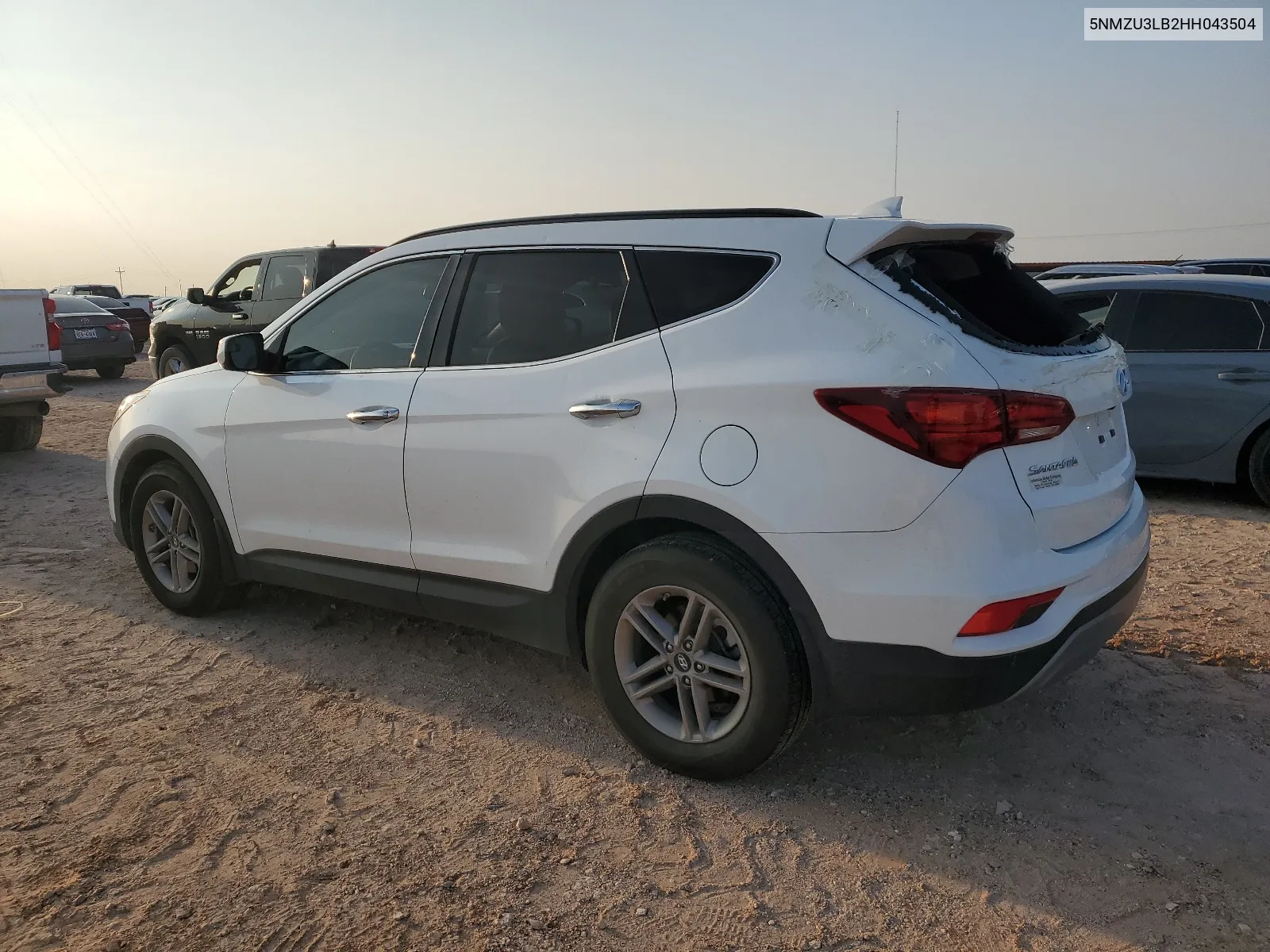 5NMZU3LB2HH043504 2017 Hyundai Santa Fe Sport