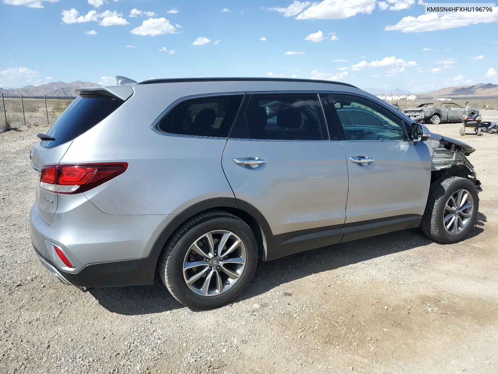 KM8SN4HFXHU196796 2017 Hyundai Santa Fe Se