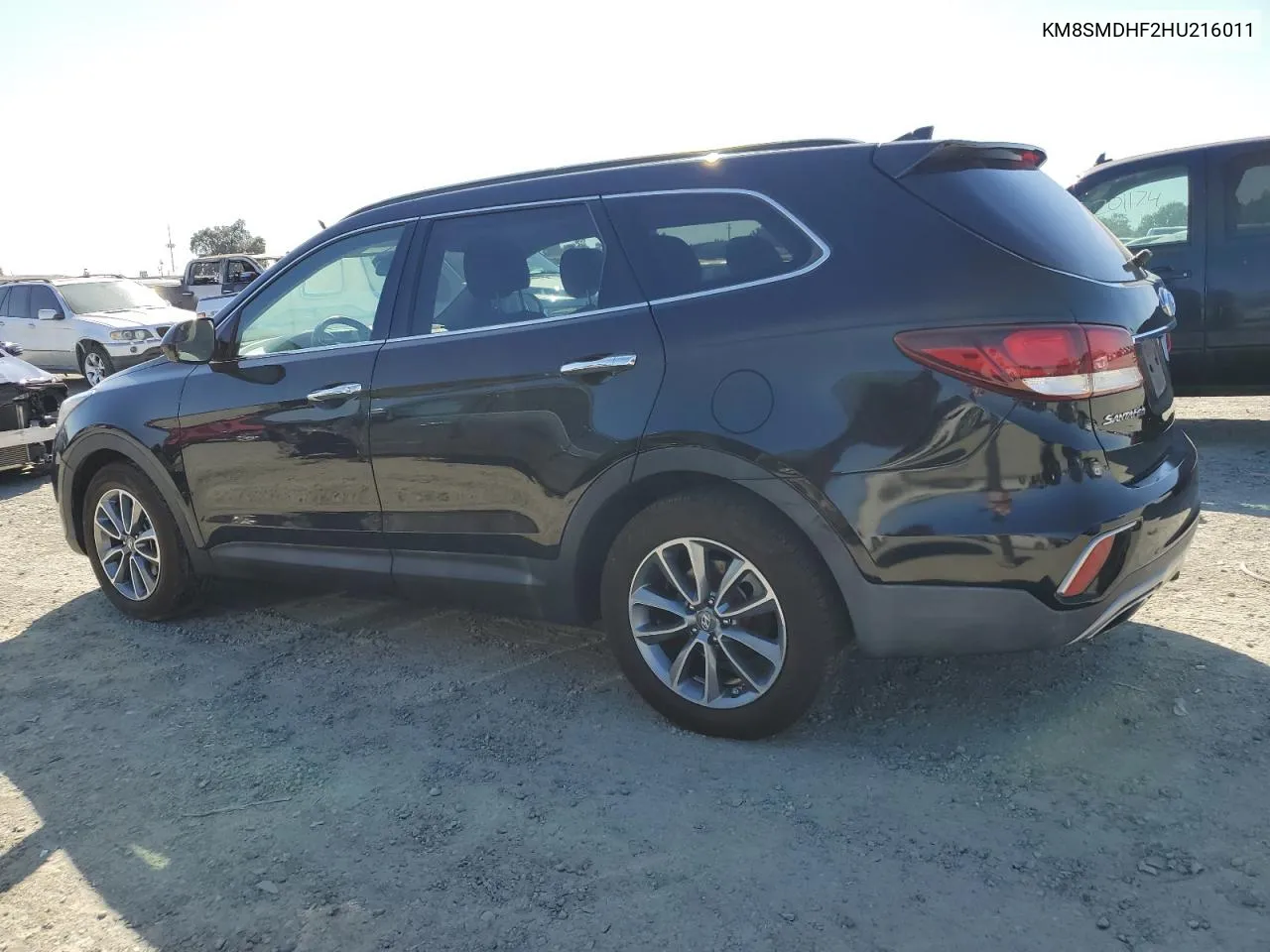 KM8SMDHF2HU216011 2017 Hyundai Santa Fe Se