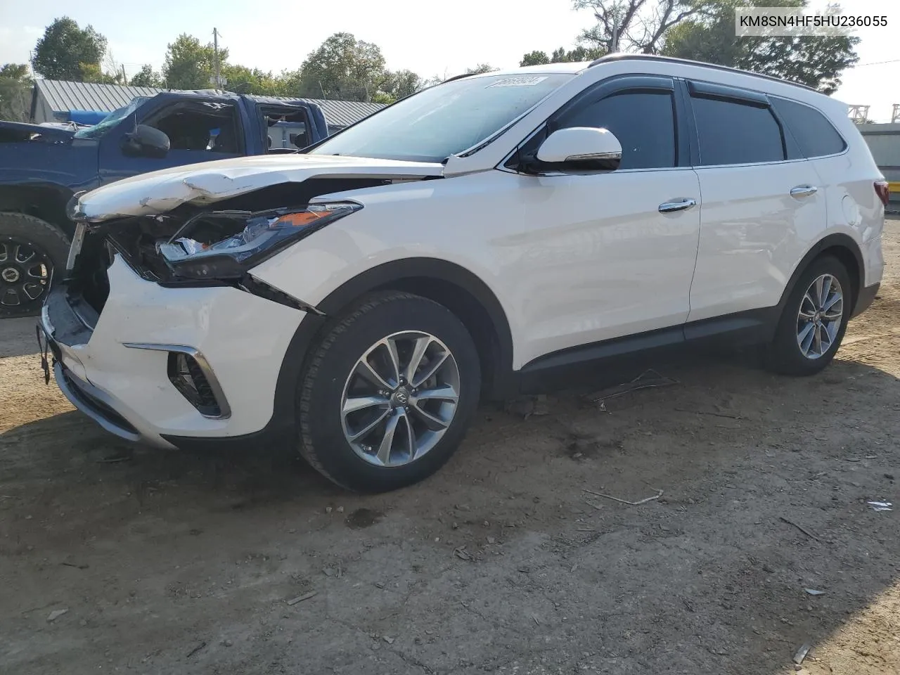 KM8SN4HF5HU236055 2017 Hyundai Santa Fe Se