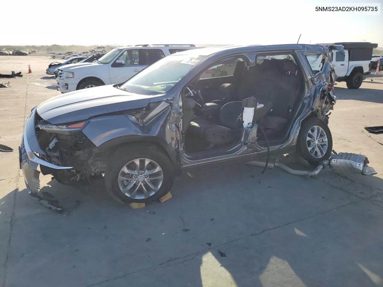 5NMS23AD2KH095735 2019 Hyundai Santa Fe Se