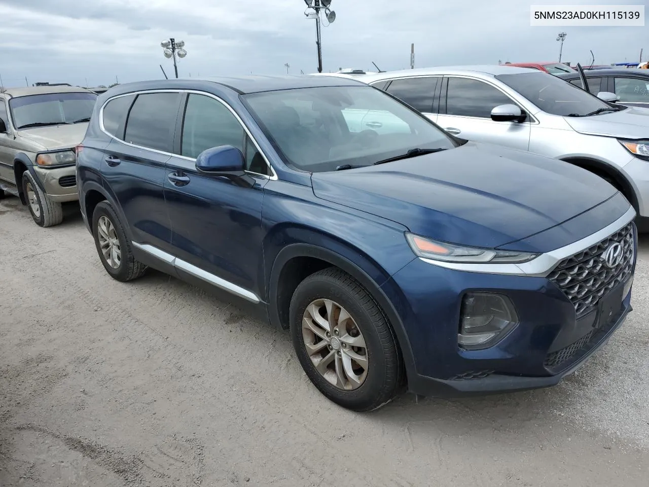 5NMS23AD0KH115139 2019 Hyundai Santa Fe Se