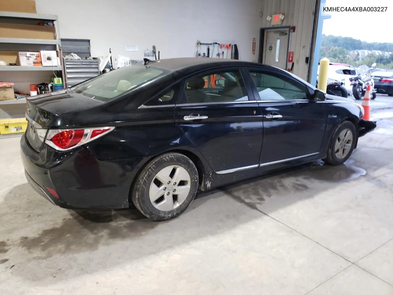 2011 Hyundai Sonata Hybrid VIN: KMHEC4A4XBA003227 Lot: 74066114