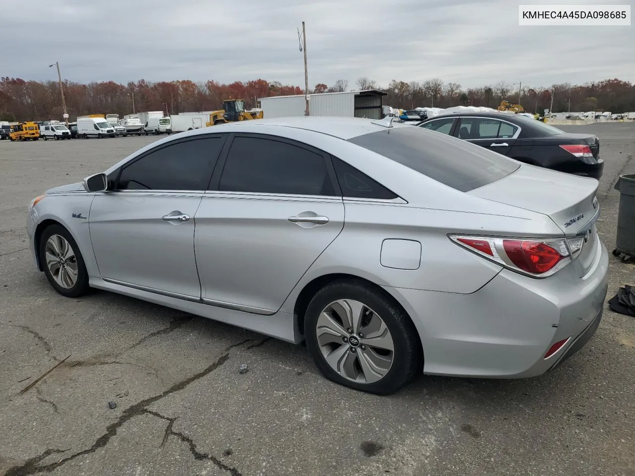 2013 Hyundai Sonata Hybrid VIN: KMHEC4A45DA098685 Lot: 81838094