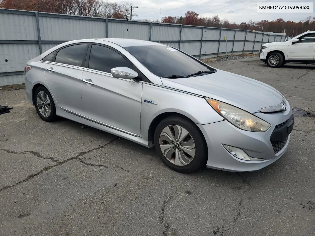 2013 Hyundai Sonata Hybrid VIN: KMHEC4A45DA098685 Lot: 81838094