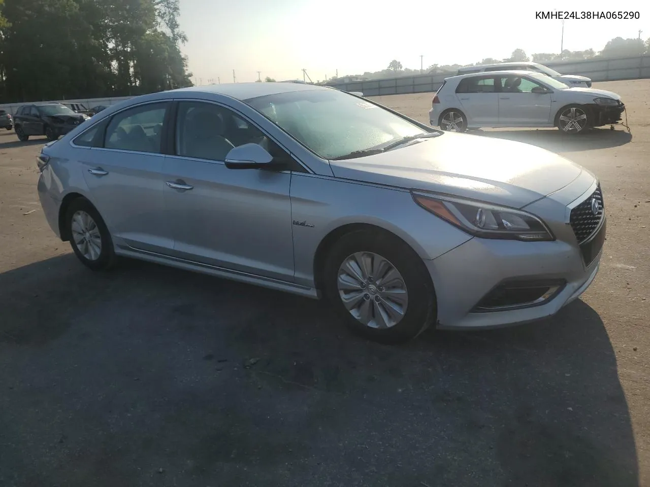 2017 Hyundai Sonata Hybrid VIN: KMHE24L38HA065290 Lot: 69258374