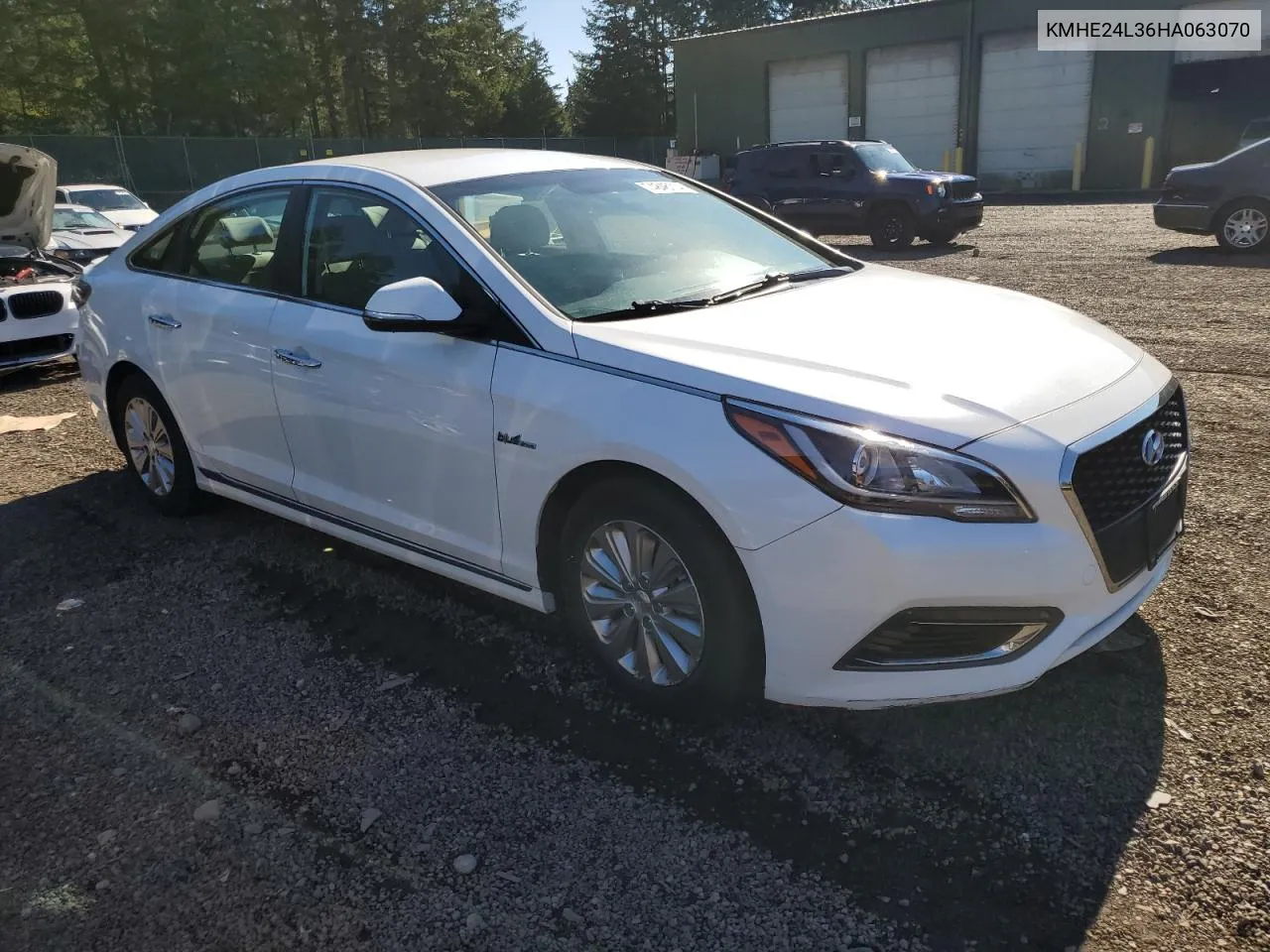 2017 Hyundai Sonata Hybrid VIN: KMHE24L36HA063070 Lot: 74846114