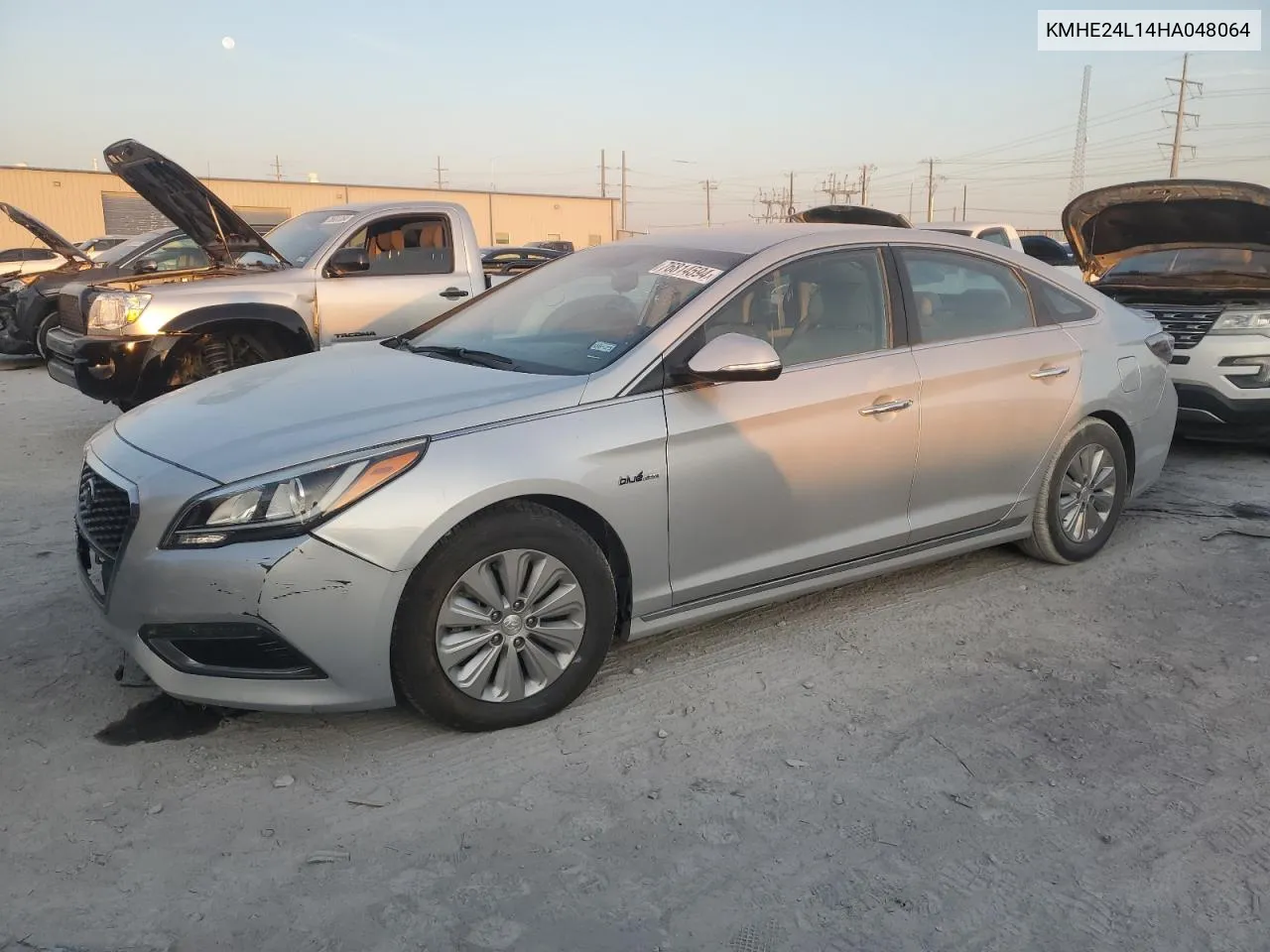 2017 Hyundai Sonata Hybrid VIN: KMHE24L14HA048064 Lot: 76814594