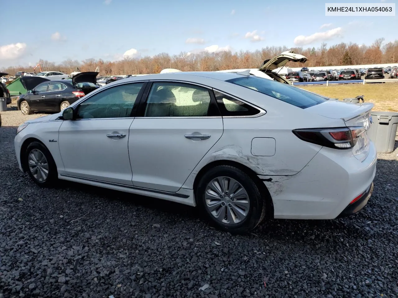 2017 Hyundai Sonata Hybrid VIN: KMHE24L1XHA054063 Lot: 79748484