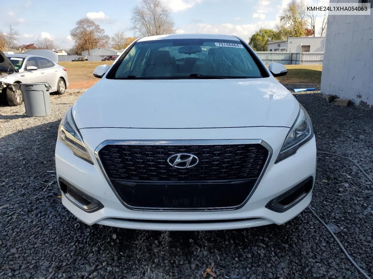 2017 Hyundai Sonata Hybrid VIN: KMHE24L1XHA054063 Lot: 79748484