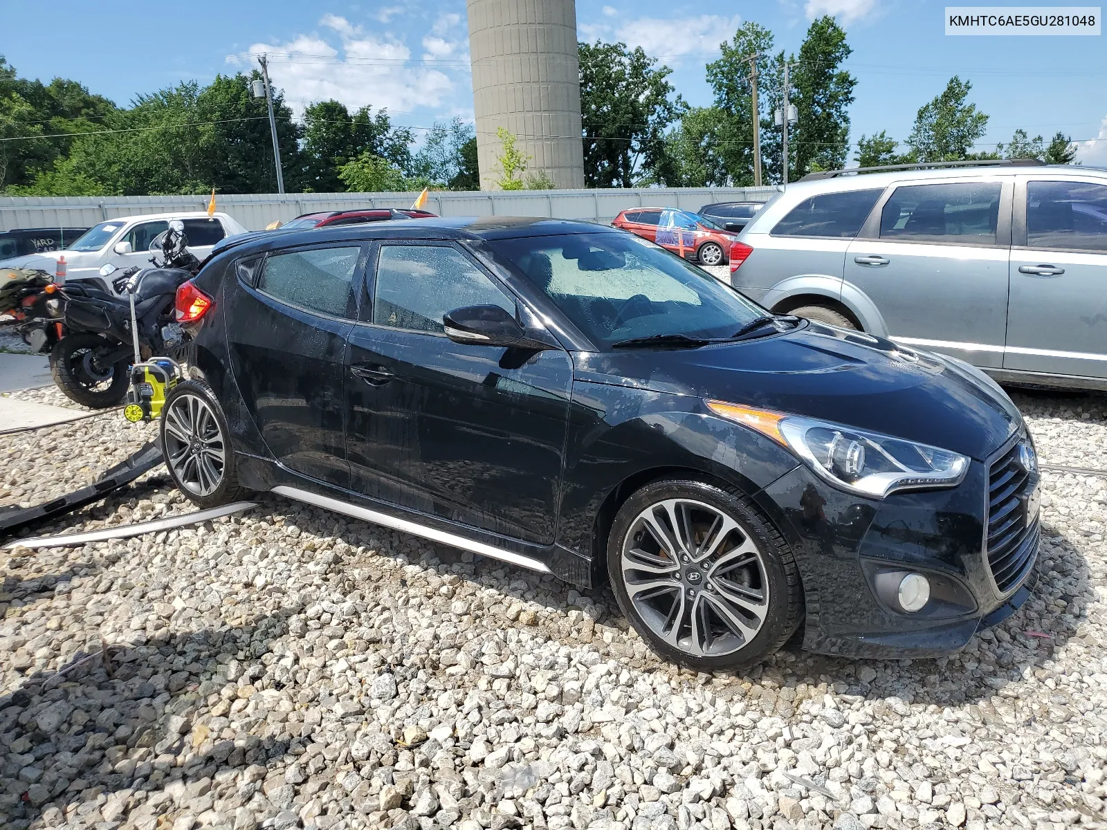 KMHTC6AE5GU281048 2016 Hyundai Veloster Turbo