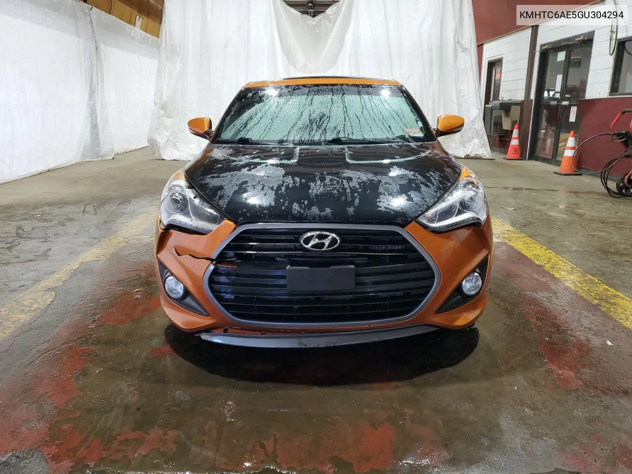 2016 Hyundai Veloster Turbo VIN: KMHTC6AE5GU304294 Lot: 71527004