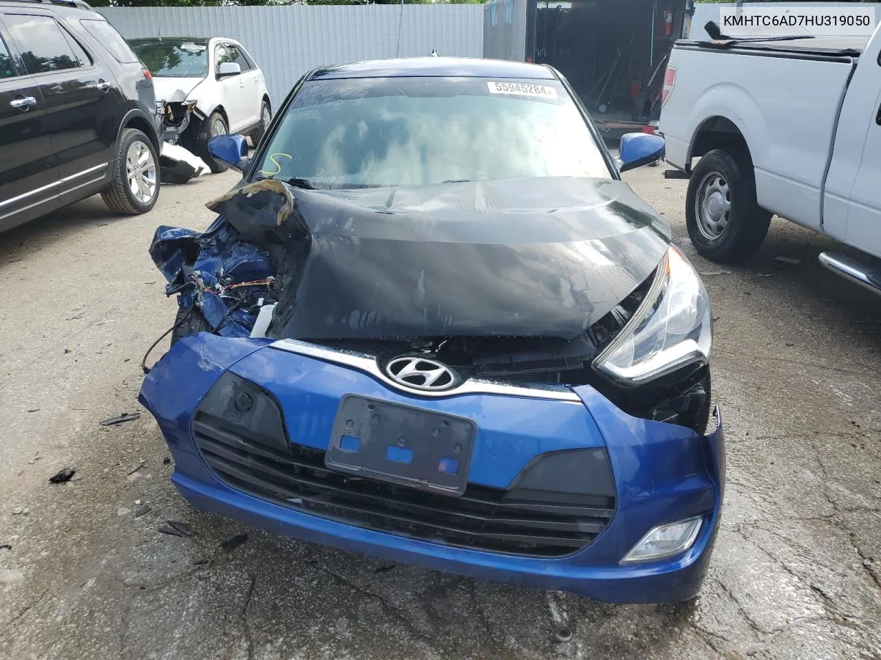 2017 Hyundai Veloster VIN: KMHTC6AD7HU319050 Lot: 55945284