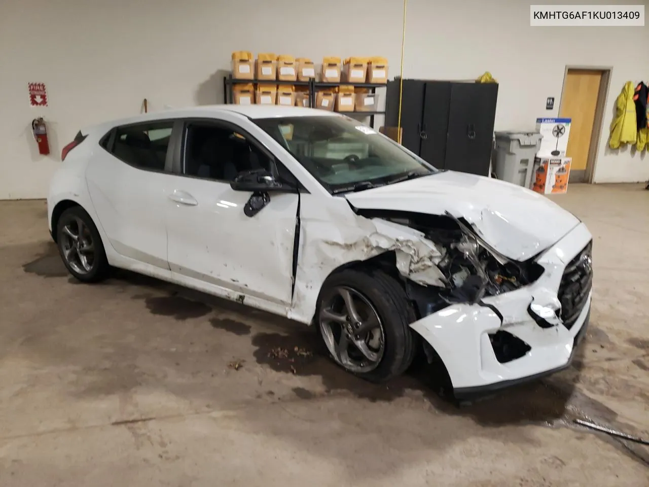 KMHTG6AF1KU013409 2019 Hyundai Veloster Base