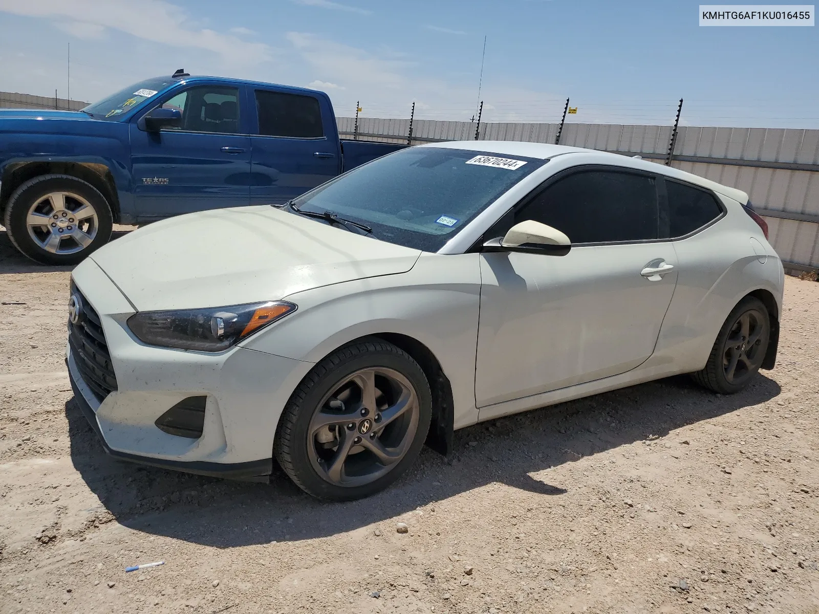 KMHTG6AF1KU016455 2019 Hyundai Veloster Base