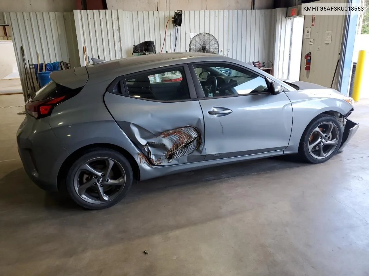 2019 Hyundai Veloster Base VIN: KMHTG6AF3KU018563 Lot: 74105094