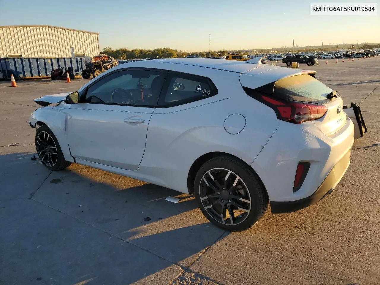 2019 Hyundai Veloster Base VIN: KMHTG6AF5KU019584 Lot: 80630414