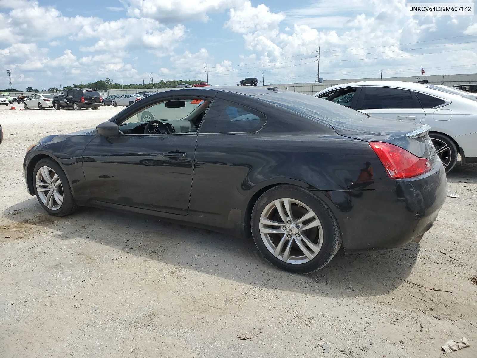 2009 Infiniti G37 Base VIN: JNKCV64E29M607142 Lot: 67485784