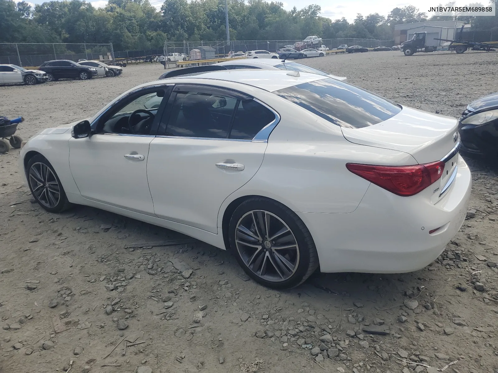 2014 Infiniti Q50 Base VIN: JN1BV7AR5EM689858 Lot: 68438974