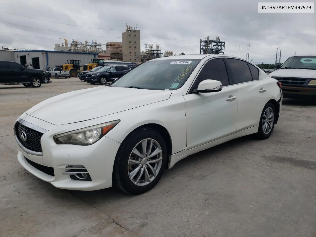 2015 Infiniti Q50 Base VIN: JN1BV7AR1FM397979 Lot: 70612934