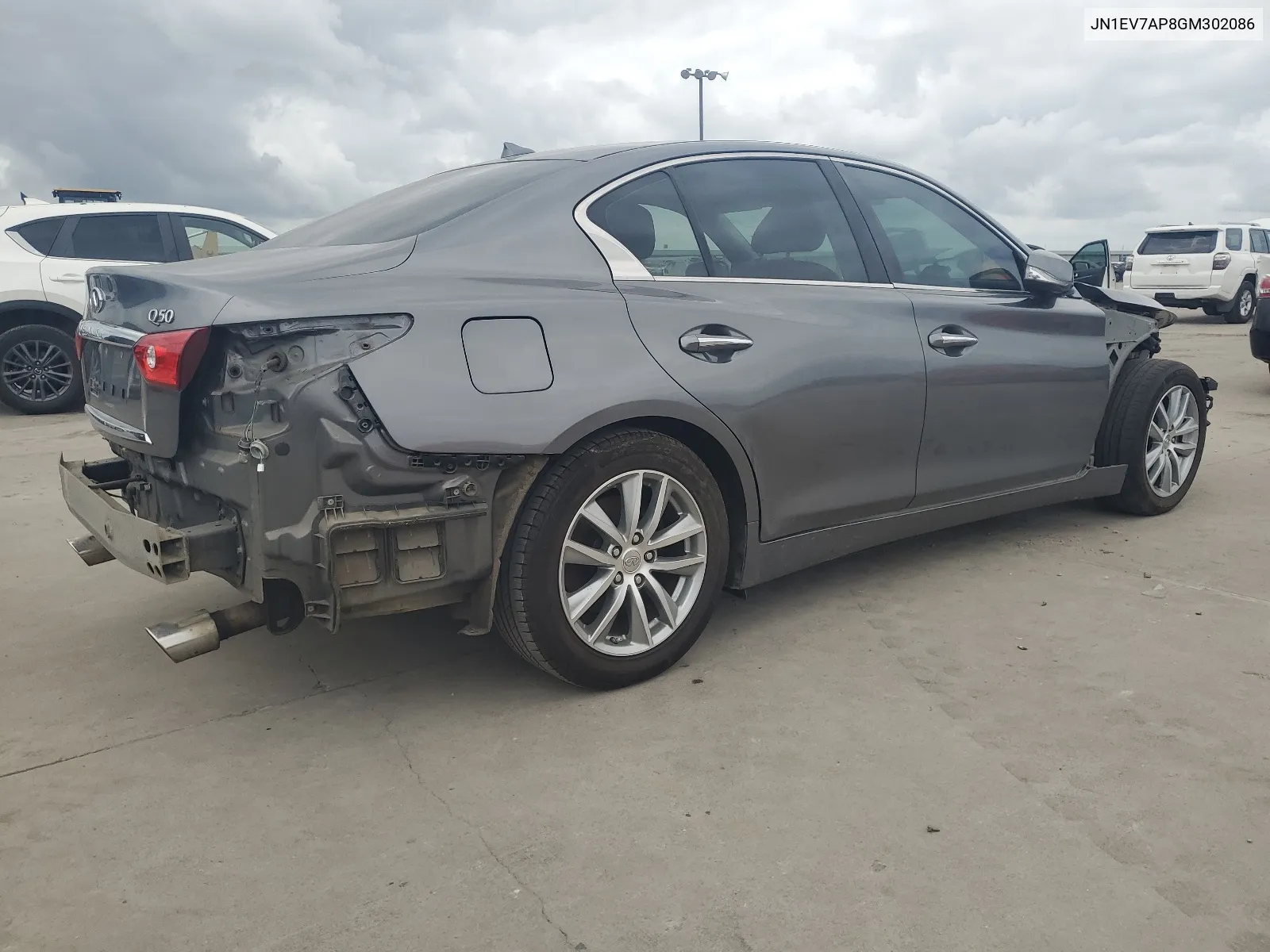 JN1EV7AP8GM302086 2016 Infiniti Q50 Premium