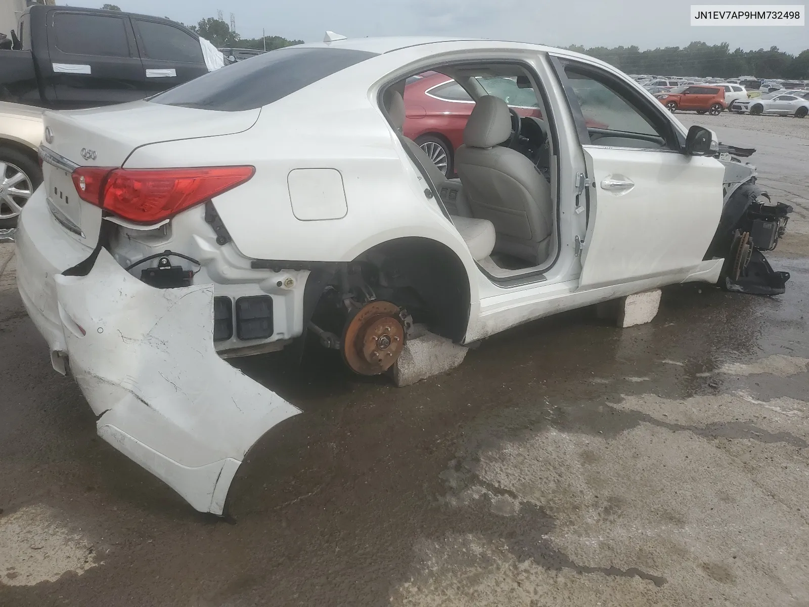 JN1EV7AP9HM732498 2017 Infiniti Q50 Premium