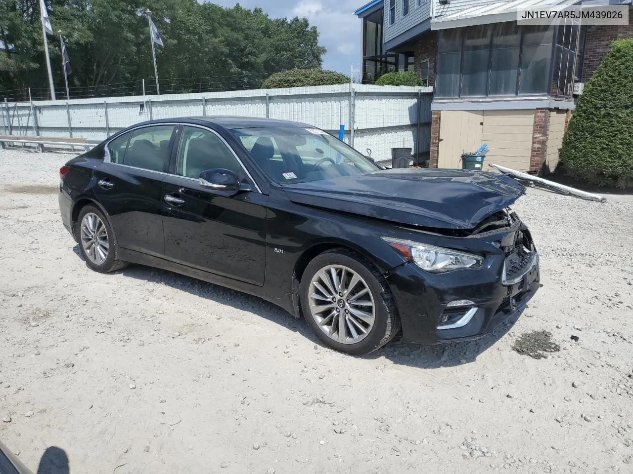 JN1EV7AR5JM439026 2018 Infiniti Q50 Luxe