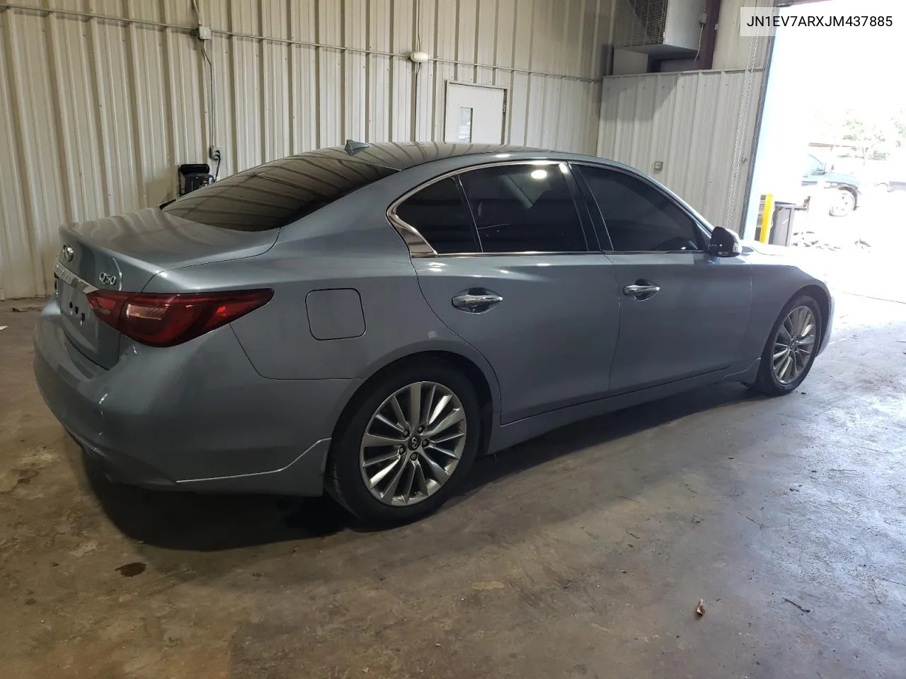 JN1EV7ARXJM437885 2018 Infiniti Q50 Luxe