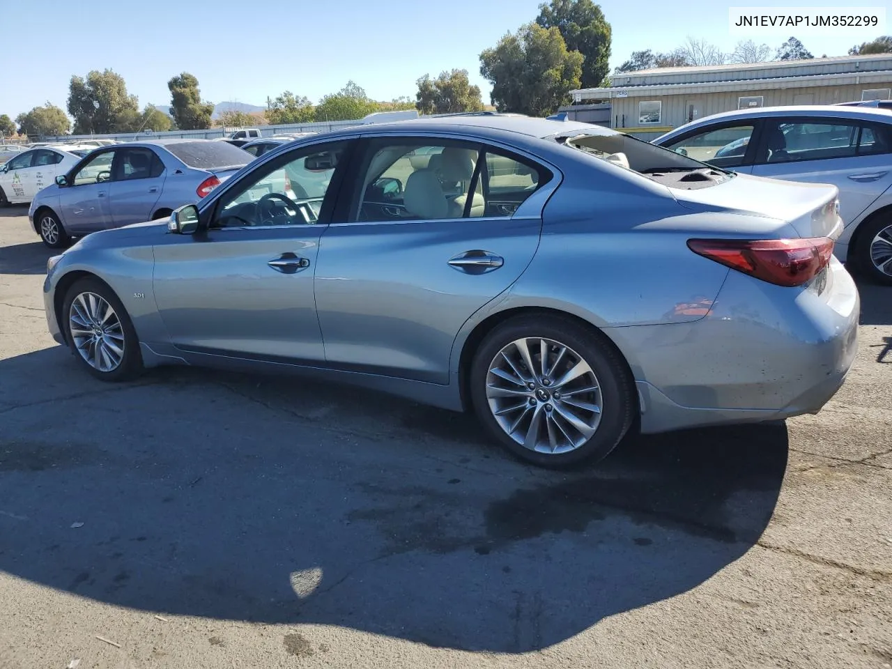 JN1EV7AP1JM352299 2018 Infiniti Q50 Luxe