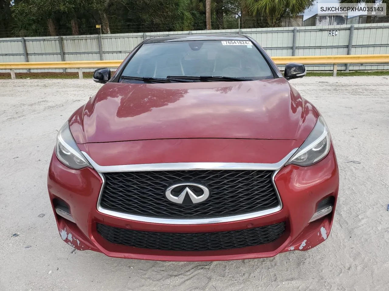 SJKCH5CPXHA035143 2017 Infiniti Qx30 Base