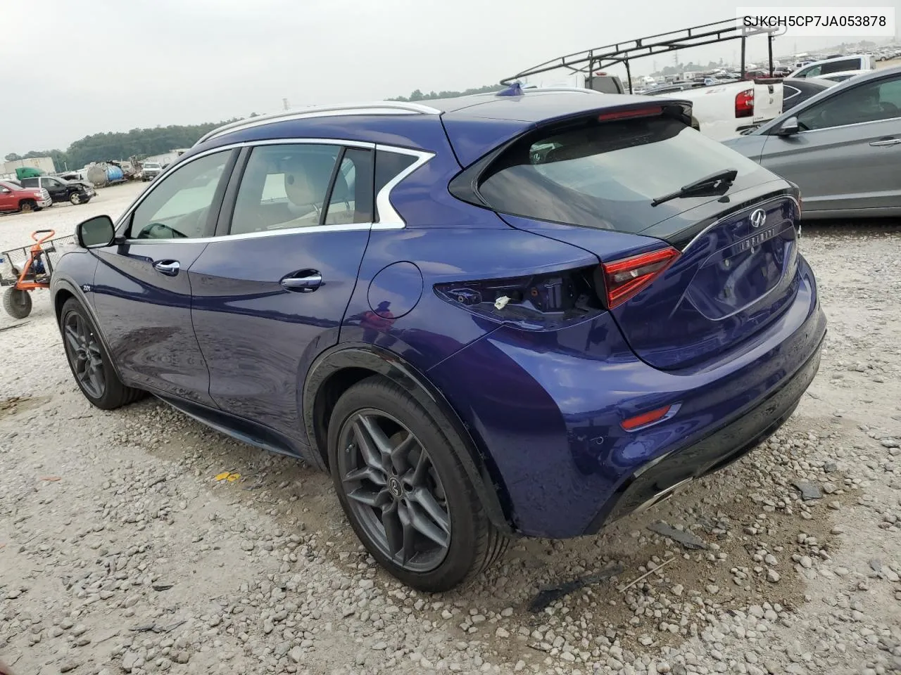 SJKCH5CP7JA053878 2018 Infiniti Qx30 Base