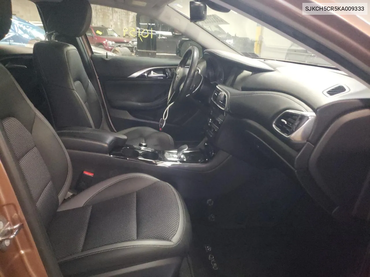 SJKCH5CR5KA009333 2019 Infiniti Qx30 Luxe