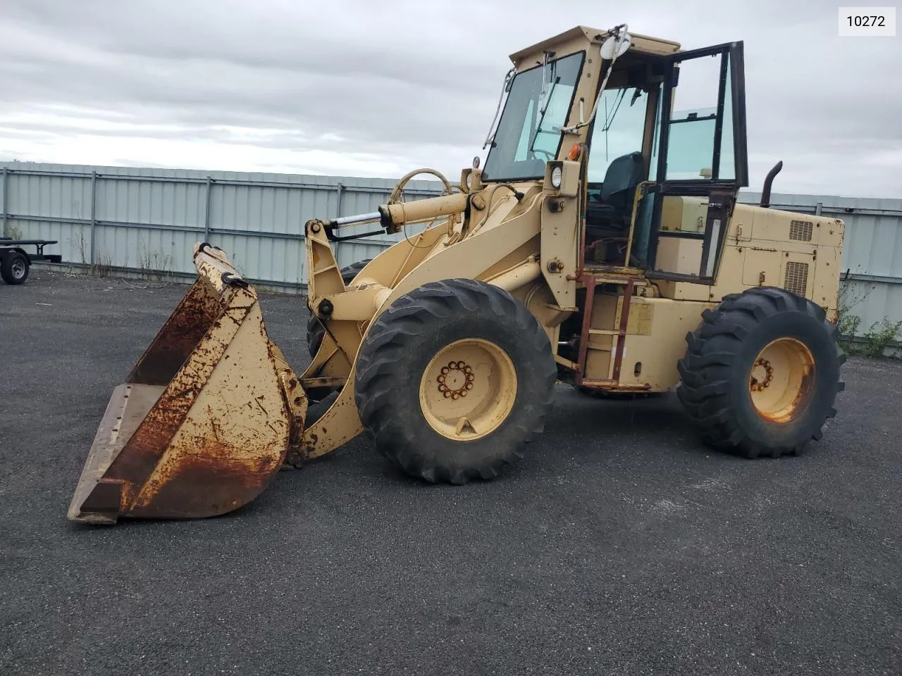 1970 International Loader VIN: 10272 Lot: 72038344