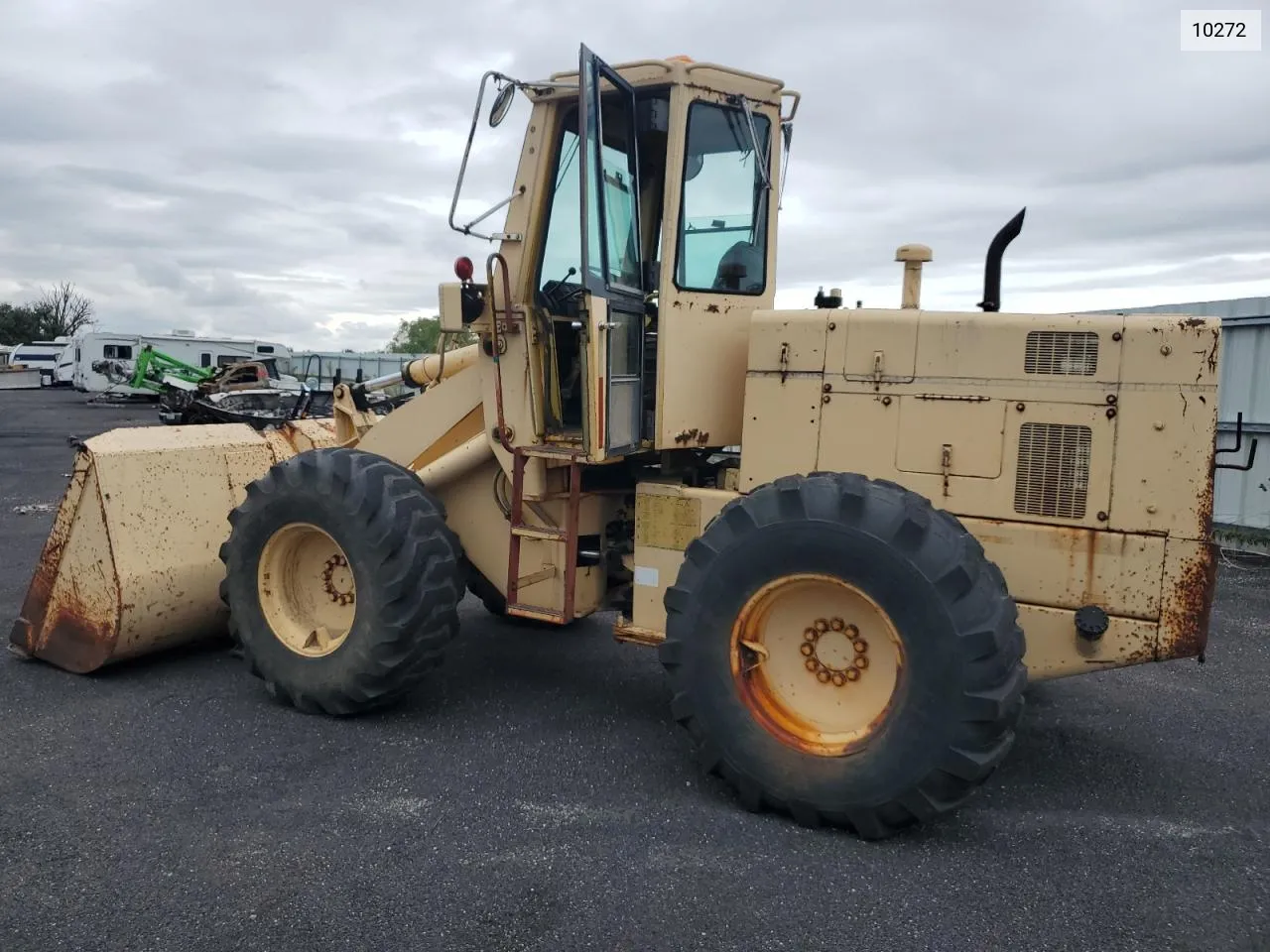 1970 International Loader VIN: 10272 Lot: 72038344