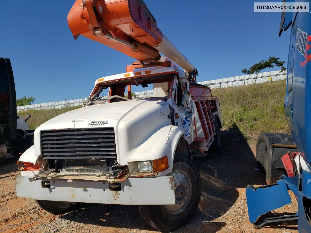 1999 International 4000 4900 VIN: 1HTSDAAR5XH585088 Lot: 69838354