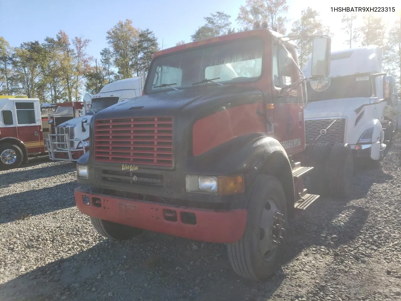 1999 International 8000 8100 VIN: 1HSHBATR9XH223315 Lot: 76663644