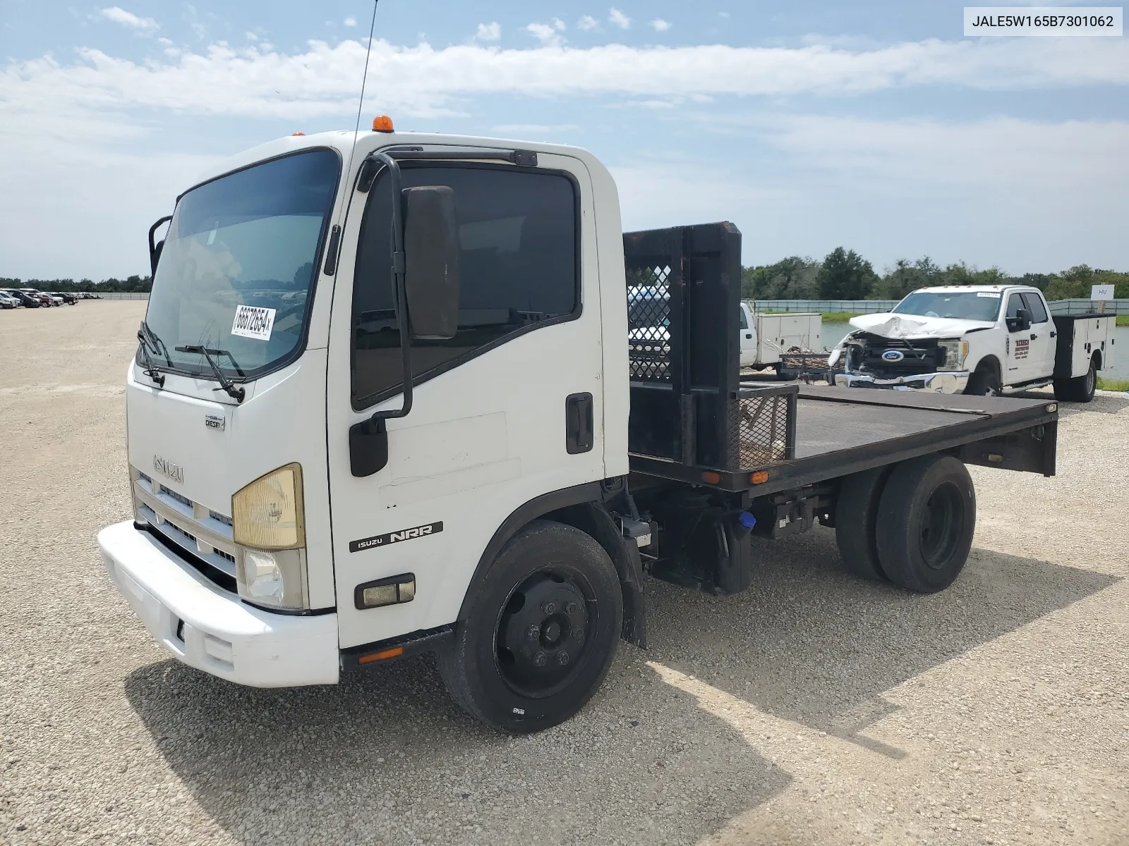 2011 Isuzu Nrr VIN: JALE5W165B7301062 Lot: 66672654