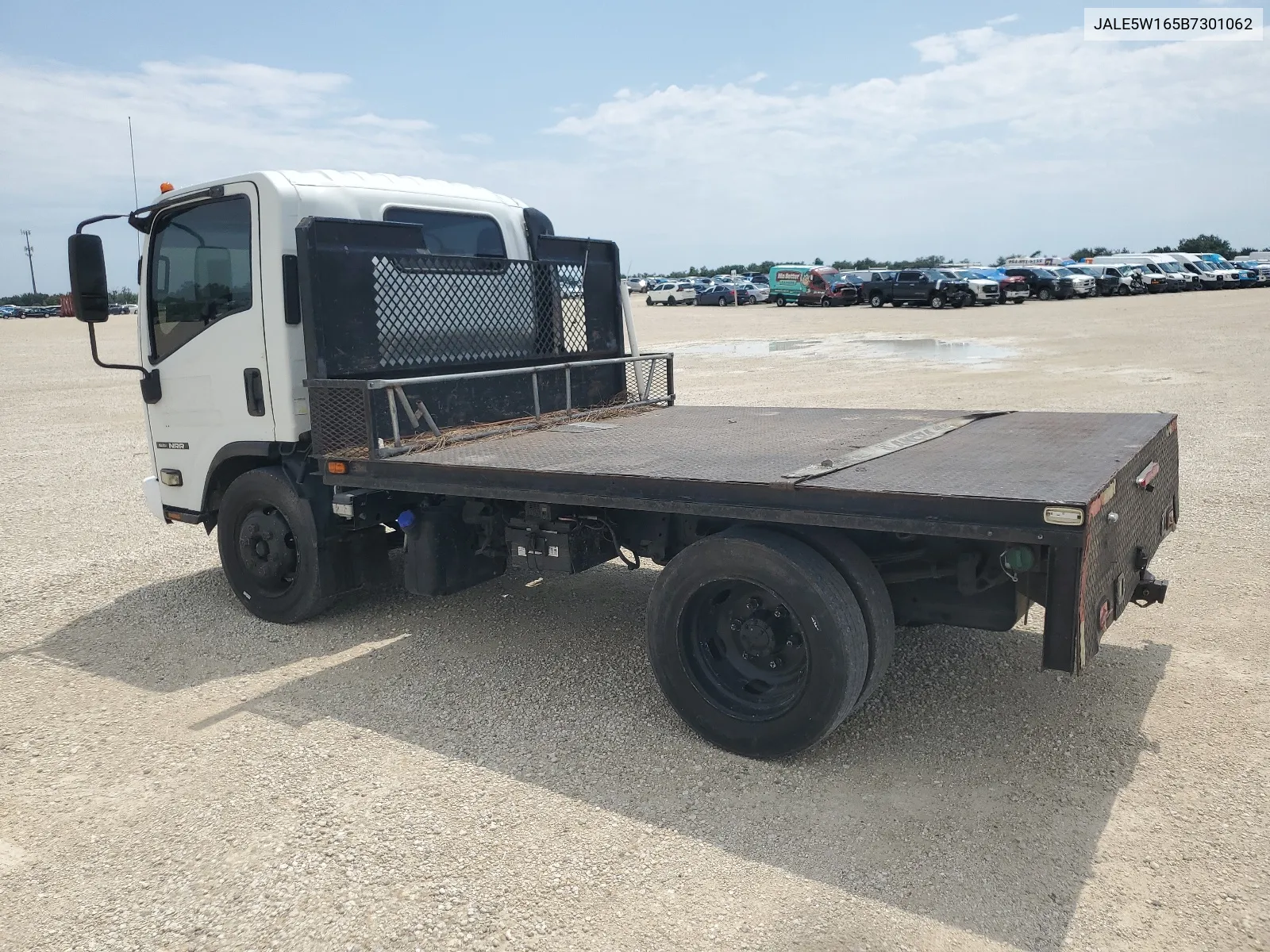 2011 Isuzu Nrr VIN: JALE5W165B7301062 Lot: 66672654