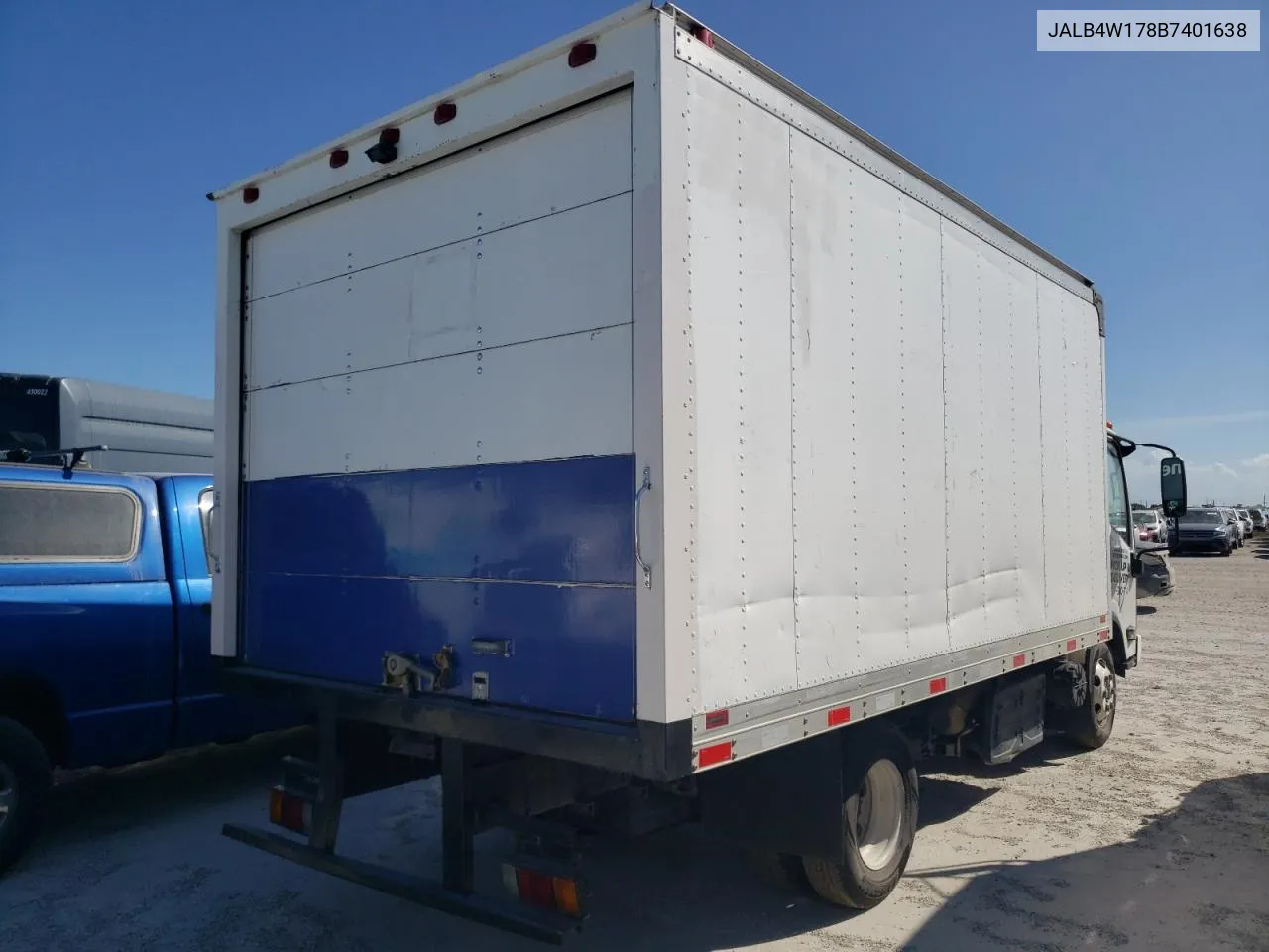 2011 Isuzu Npr VIN: JALB4W178B7401638 Lot: 76493574