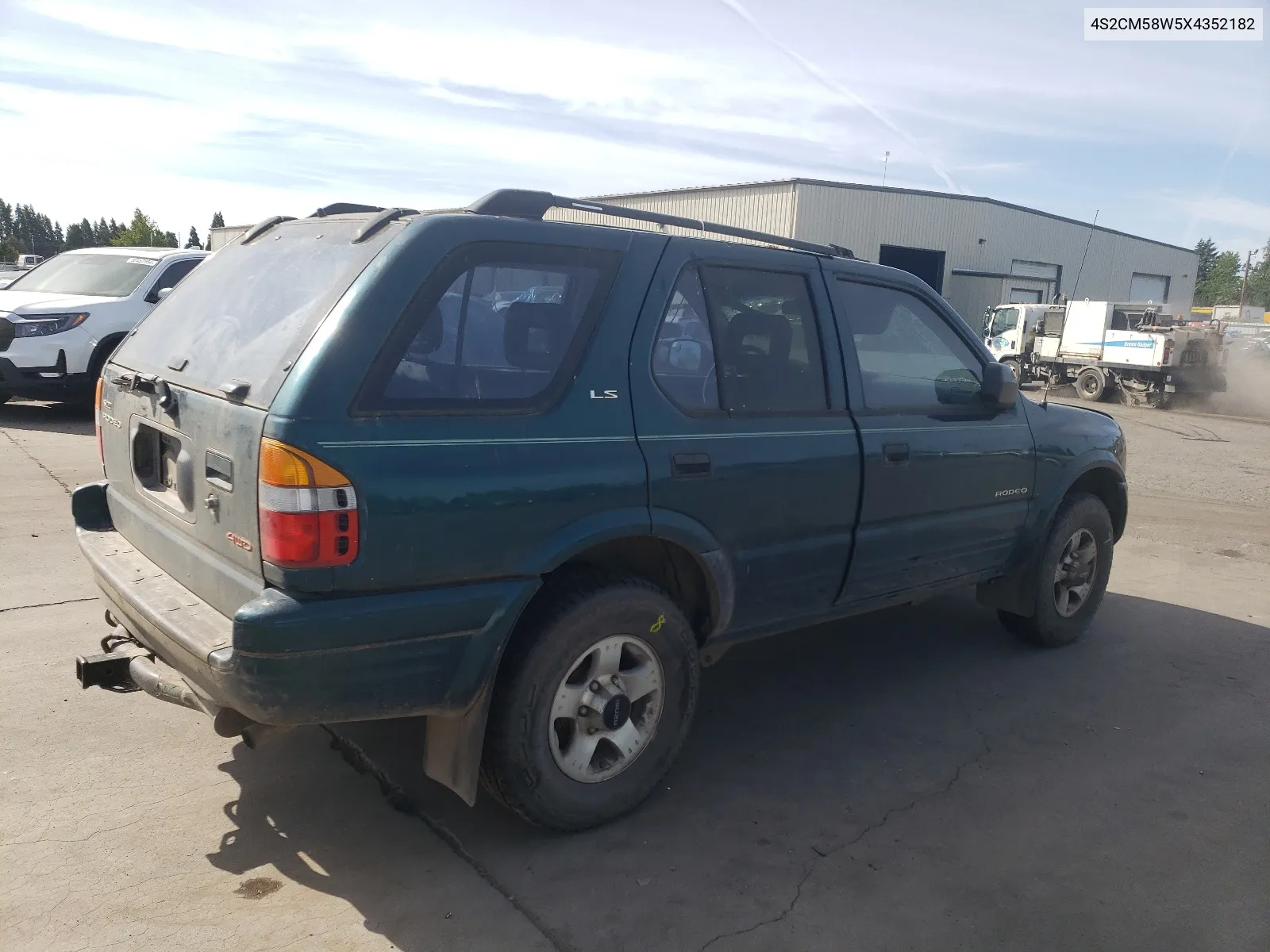 1999 Isuzu Rodeo S VIN: 4S2CM58W5X4352182 Lot: 57752874