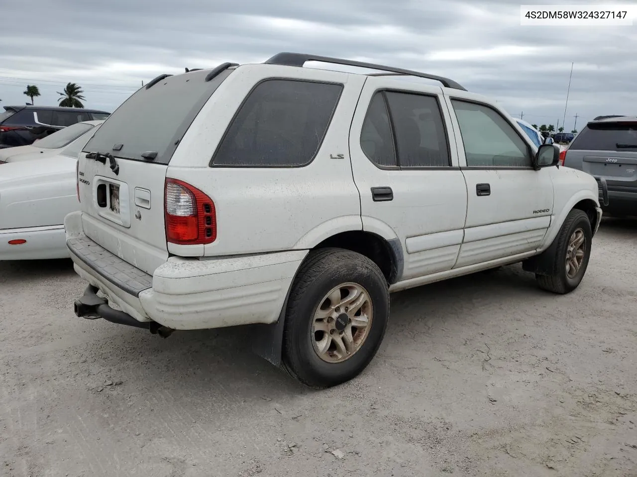 4S2DM58W324327147 2002 Isuzu Rodeo S