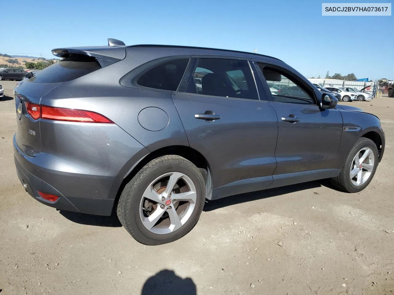 SADCJ2BV7HA073617 2017 Jaguar F-Pace Premium