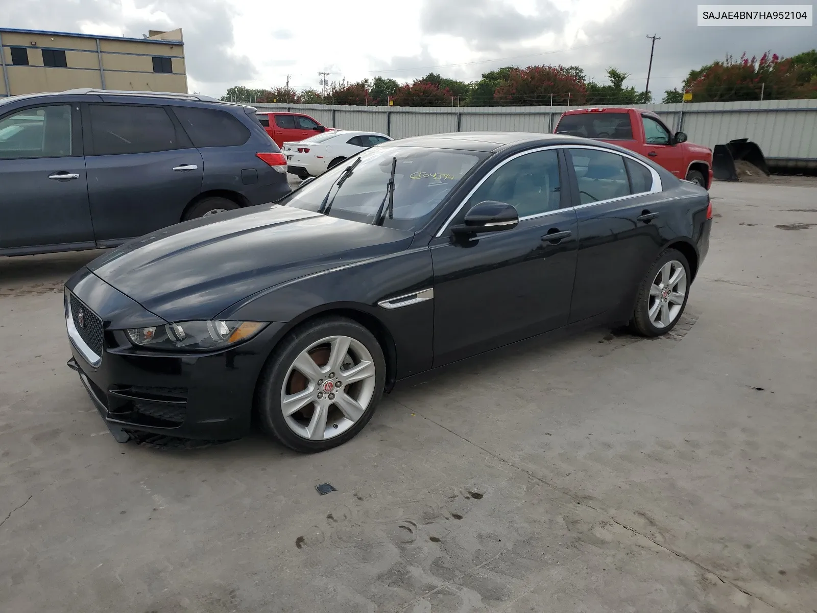 SAJAE4BN7HA952104 2017 Jaguar Xe Prestige