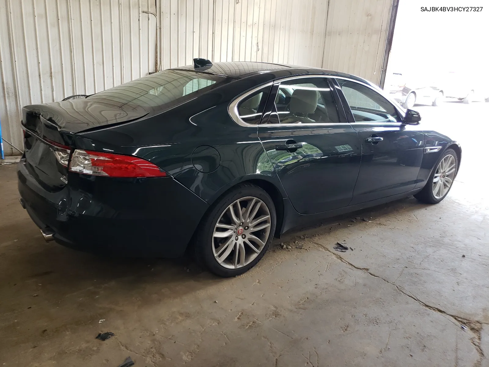 SAJBK4BV3HCY27327 2017 Jaguar Xf Prestige